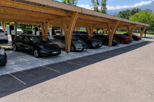 Solcellsparkering med Innoventum solcellscarport